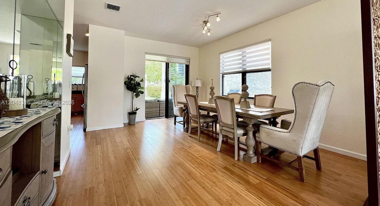 For Sale: $990,000 (4 beds, 2 baths, 2524 Square Feet)
