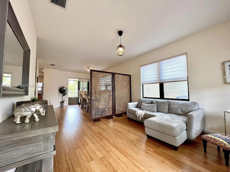 For Sale: $990,000 (4 beds, 2 baths, 2524 Square Feet)