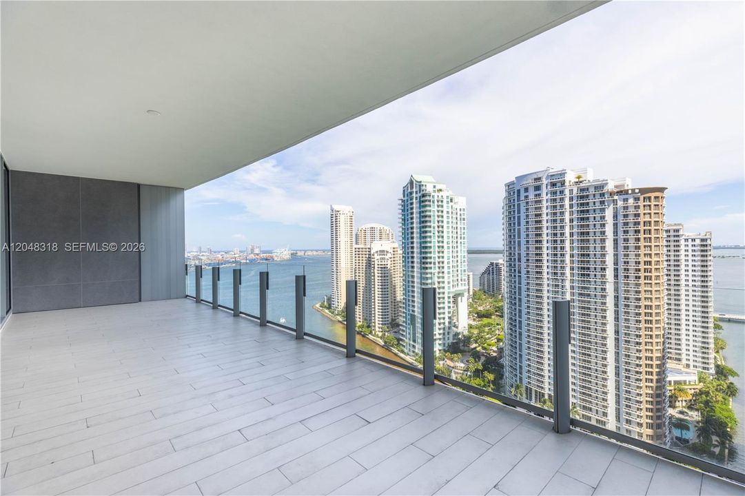 Expansive Balcony - Stunning Biscayne Bay, Miami River and Ctiy Views