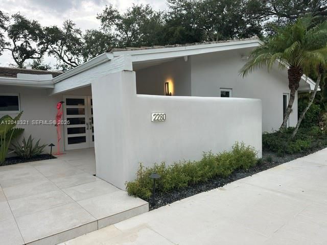 Vendido Recientemente: $2,295,000 (5 camas, 4 baños, 3174 Pies cuadrados)