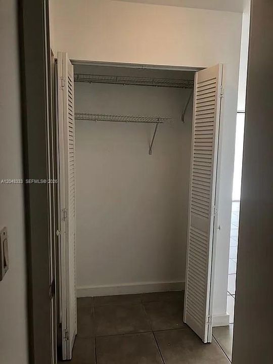For Sale: $244,900 (0 beds, 1 baths, 571 Square Feet)