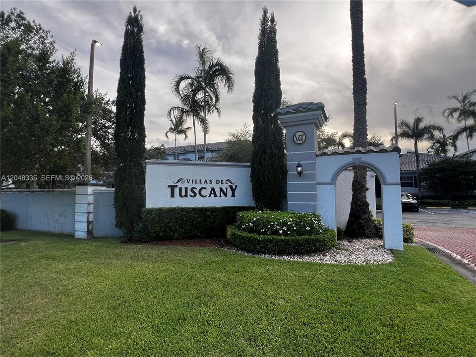 For Rent: $2,200 (2 beds, 1 baths, 1068 Square Feet)