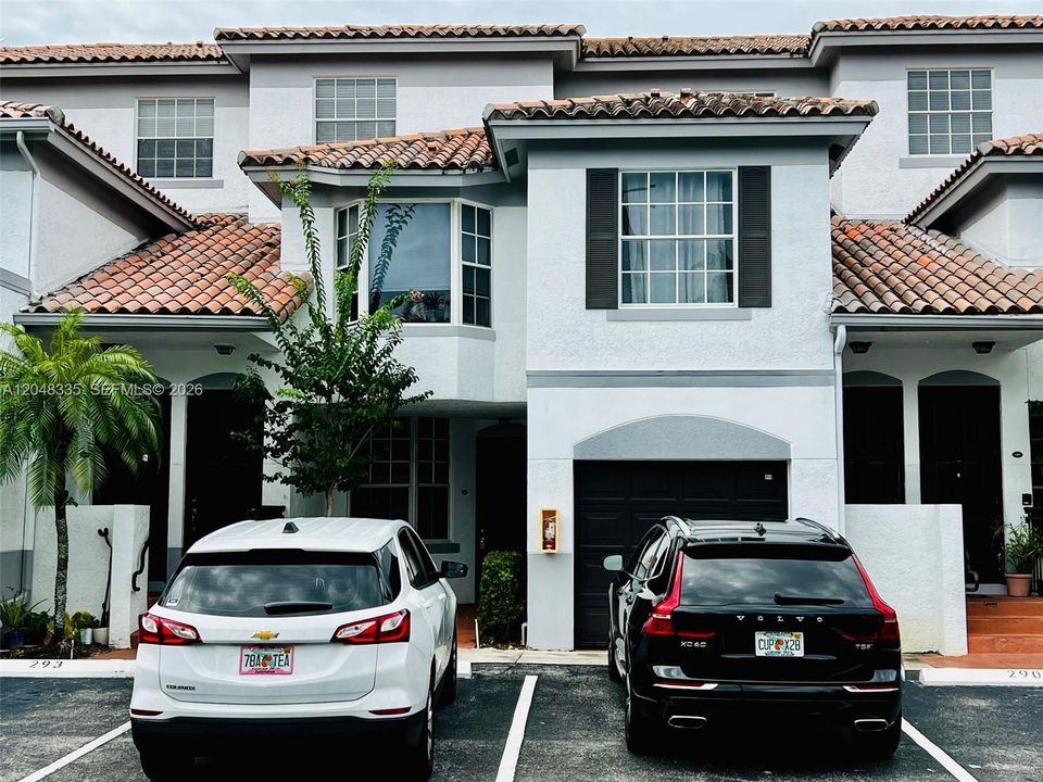 For Rent: $2,200 (2 beds, 1 baths, 1068 Square Feet)