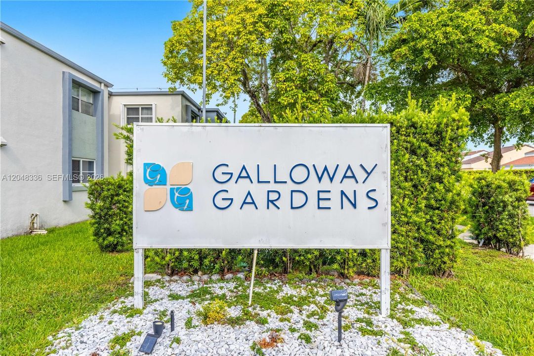 For Rent: $2,450 (2 beds, 1 baths, 910 Square Feet)