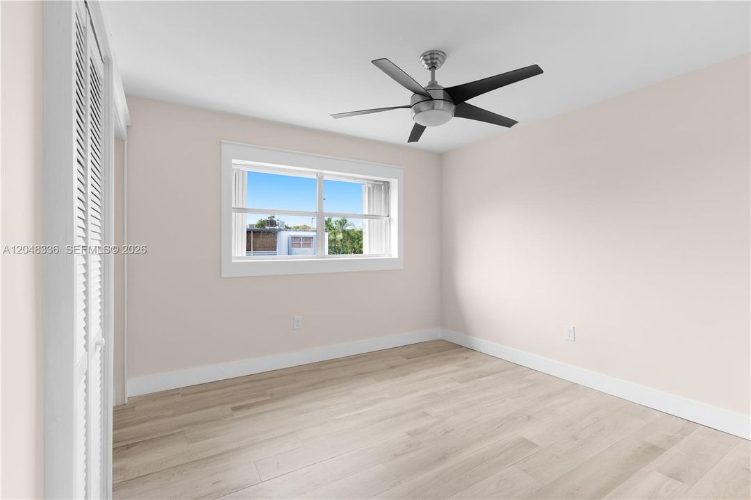 For Rent: $2,450 (2 beds, 1 baths, 910 Square Feet)