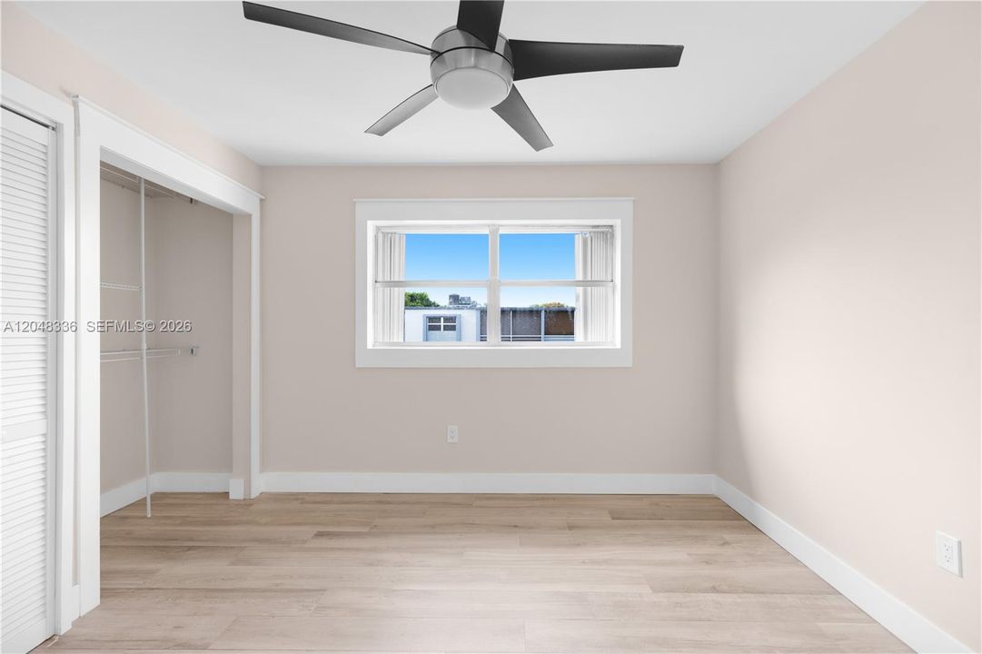 For Rent: $2,450 (2 beds, 1 baths, 910 Square Feet)