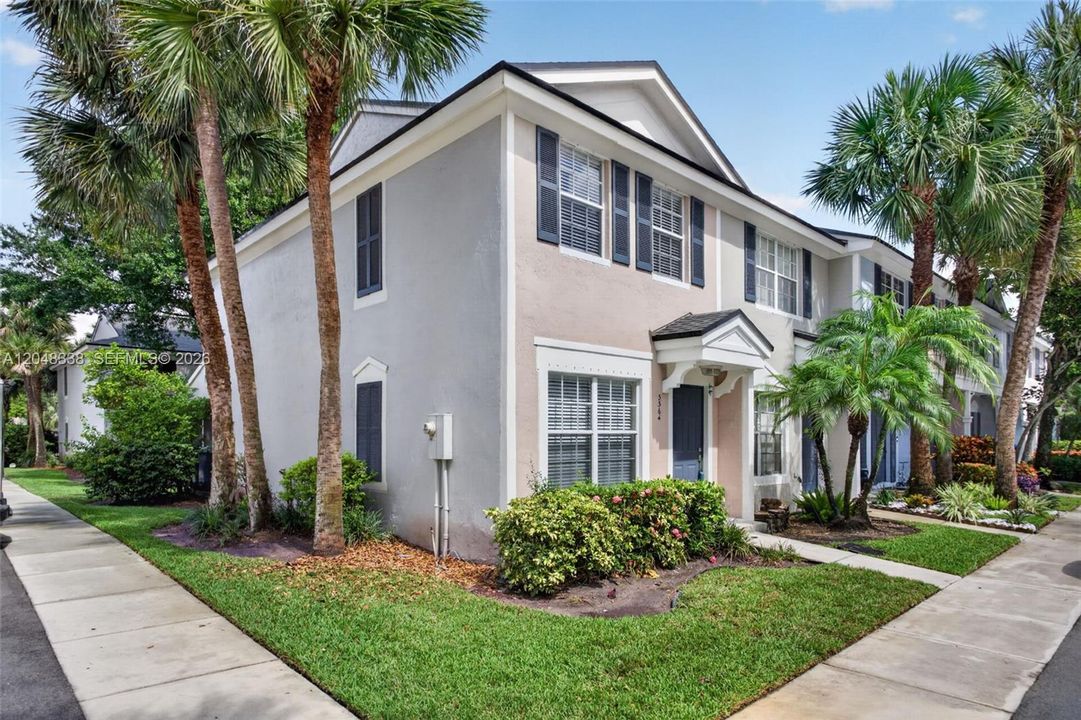 For Rent: $2,500 (2 beds, 2 baths, 1110 Square Feet)