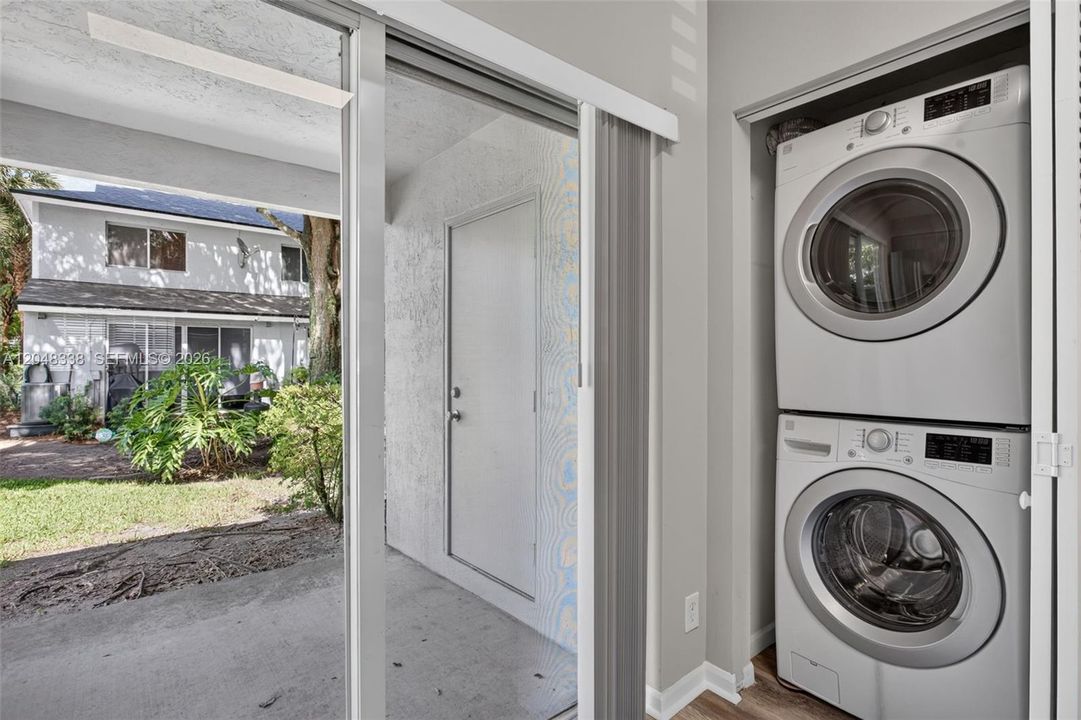 For Rent: $2,500 (2 beds, 2 baths, 1110 Square Feet)