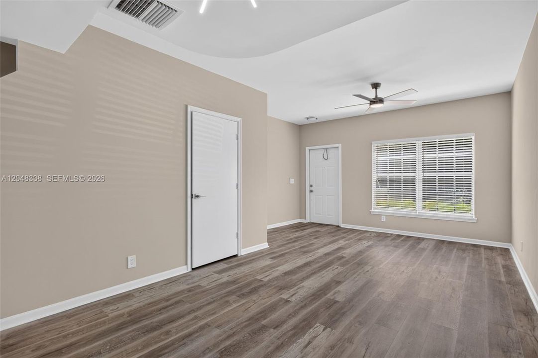 For Rent: $2,500 (2 beds, 2 baths, 1110 Square Feet)