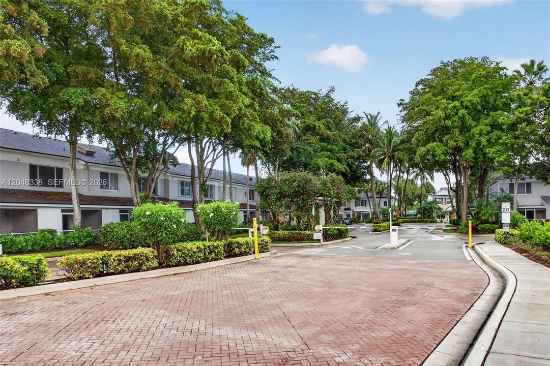 For Rent: $2,500 (2 beds, 2 baths, 1110 Square Feet)