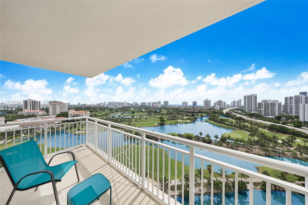 For Sale: $615,000 (2 beds, 2 baths, 1245 Square Feet)