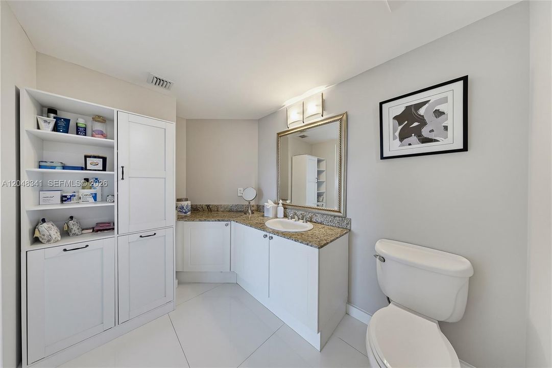 For Sale: $615,000 (2 beds, 2 baths, 1245 Square Feet)