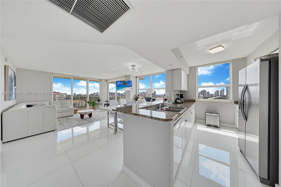 For Sale: $615,000 (2 beds, 2 baths, 1245 Square Feet)