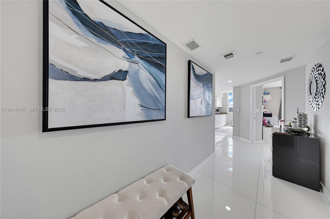 For Sale: $615,000 (2 beds, 2 baths, 1245 Square Feet)