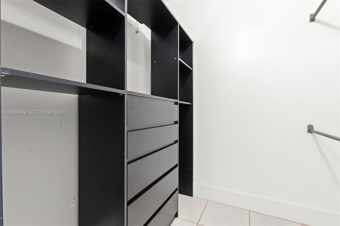 For Rent: $2,250 (2 beds, 2 baths, 970 Square Feet)
