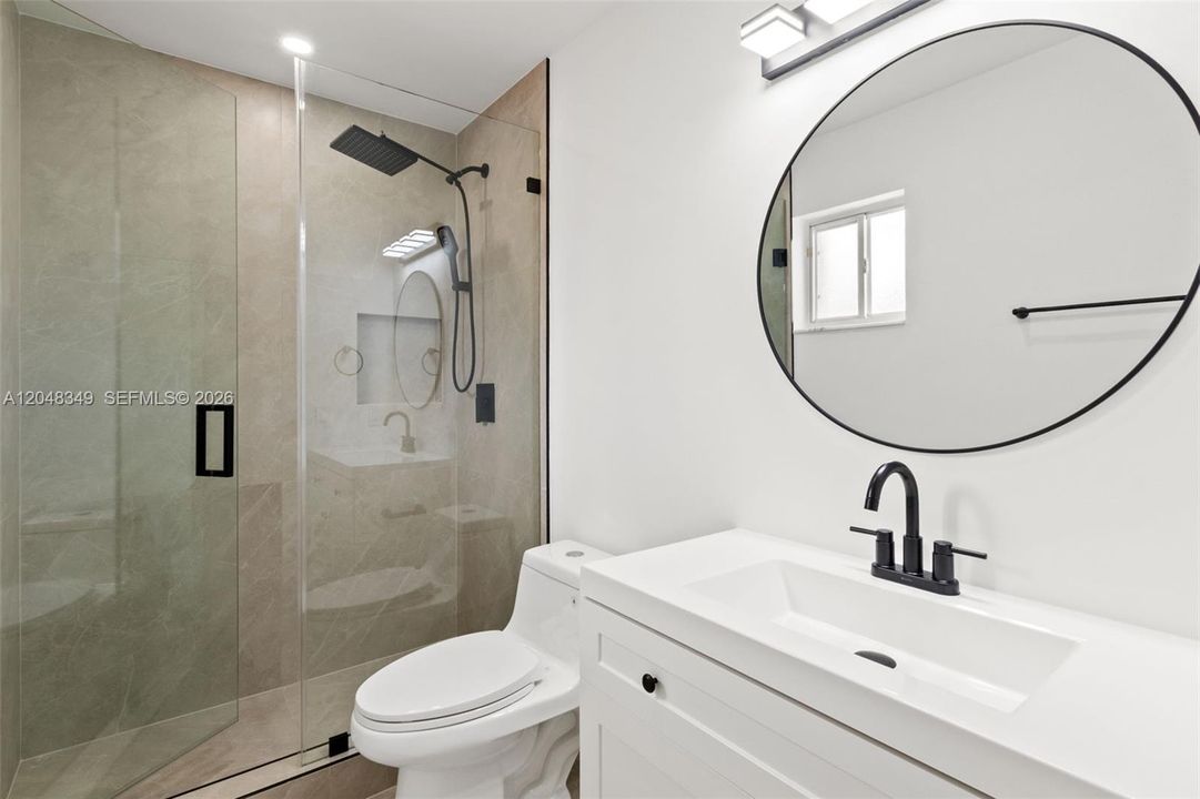 For Rent: $2,250 (2 beds, 2 baths, 970 Square Feet)