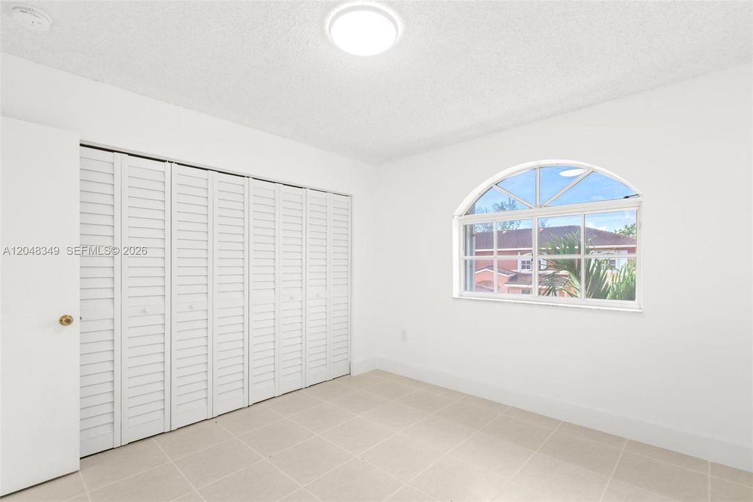 For Rent: $2,250 (2 beds, 2 baths, 970 Square Feet)