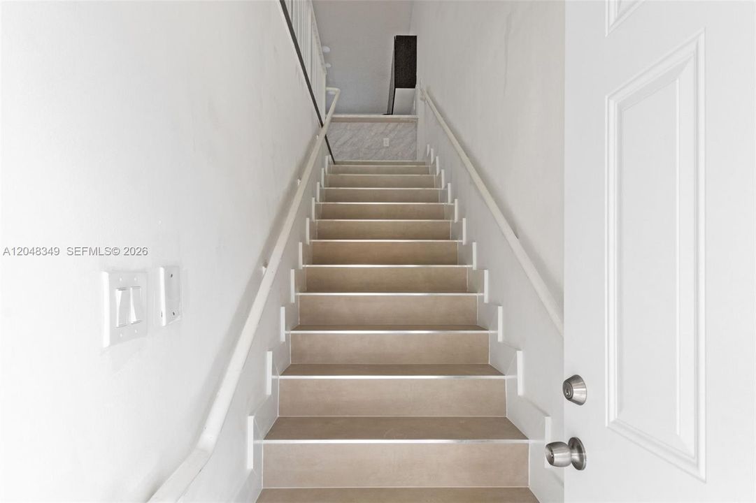 For Rent: $2,250 (2 beds, 2 baths, 970 Square Feet)