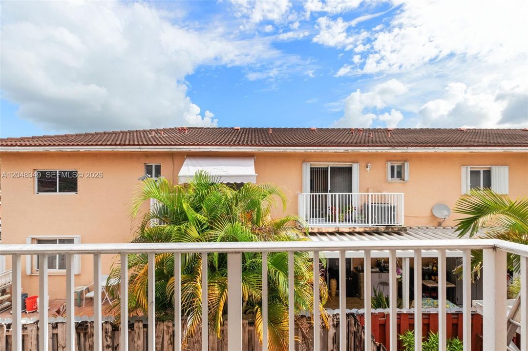 For Rent: $2,250 (2 beds, 2 baths, 970 Square Feet)