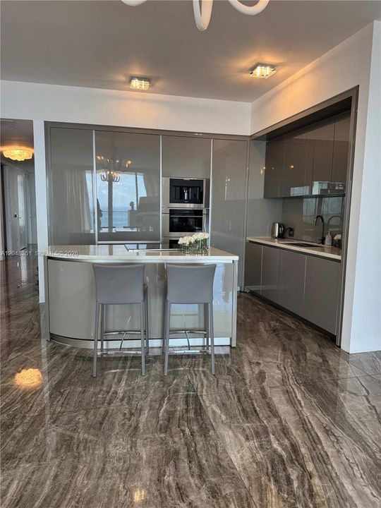 For Sale: $4,090,000 (3 beds, 5 baths, 2468 Square Feet)