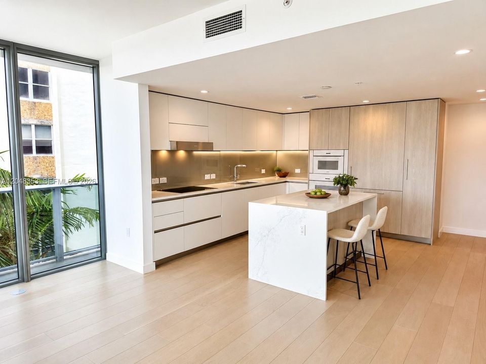 For Rent: $12,500 (3 beds, 3 baths, 1748 Square Feet)
