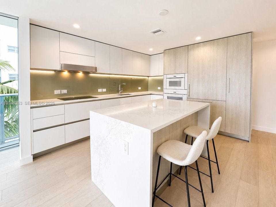 For Rent: $12,500 (3 beds, 3 baths, 1748 Square Feet)