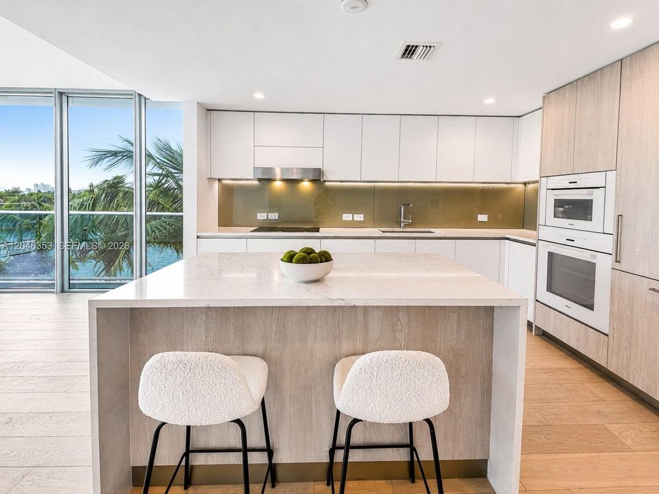 For Rent: $12,500 (3 beds, 3 baths, 1748 Square Feet)