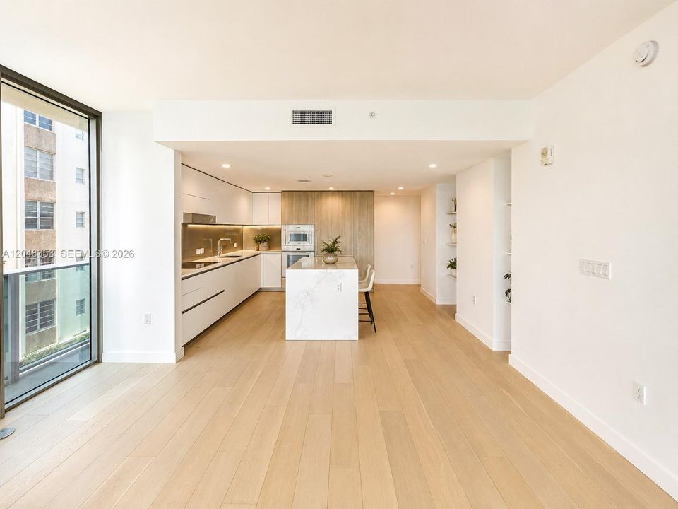 For Rent: $12,500 (3 beds, 3 baths, 1748 Square Feet)
