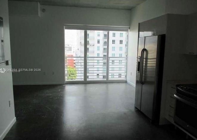 For Sale: $310,000 (1 beds, 1 baths, 632 Square Feet)