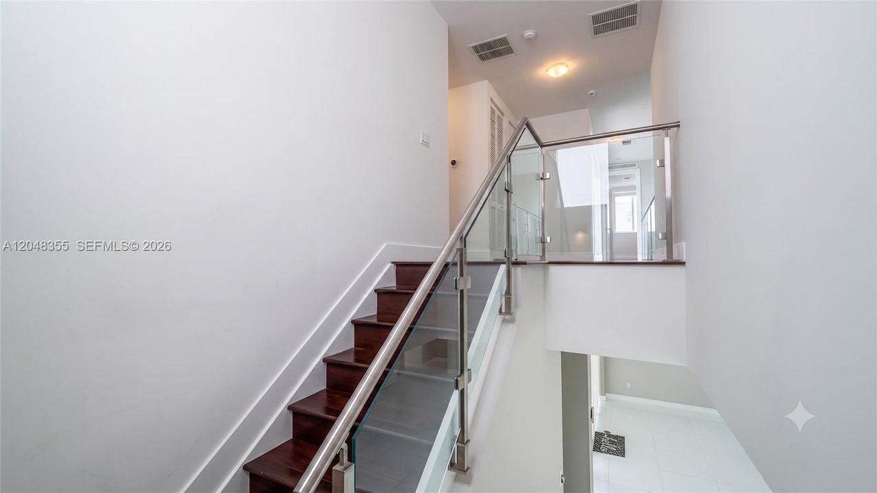 En Renta: $9,000 (5 camas, 5 baños, 3690 Pies cuadrados)