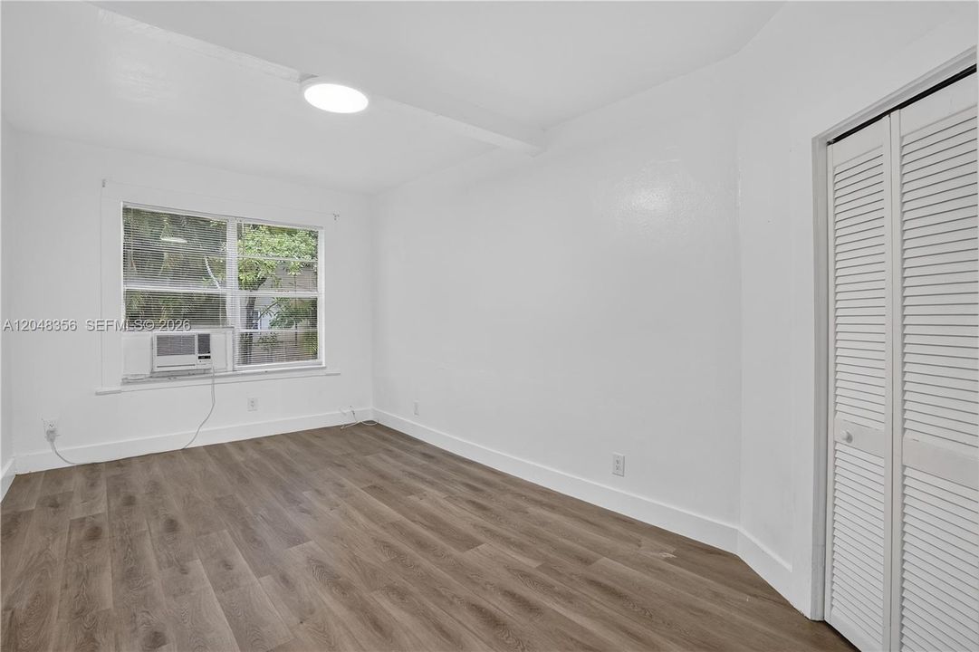 For Rent: $1,850 (1 beds, 1 baths, 7820 Square Feet)
