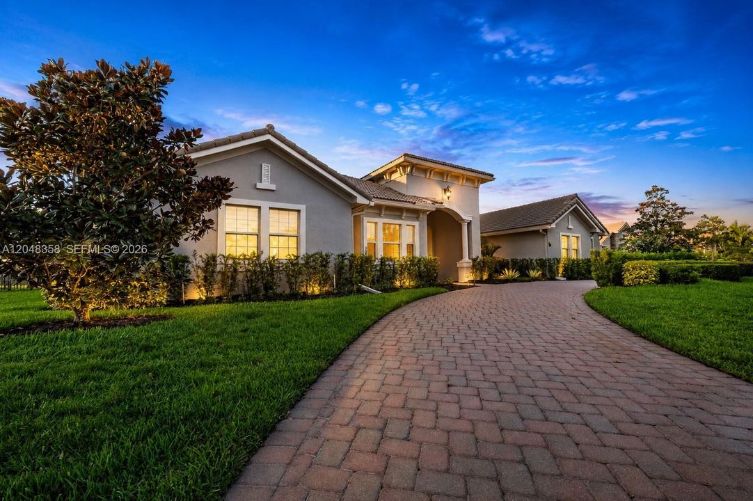 For Sale: $2,600,000 (4 beds, 4 baths, 5156 Square Feet)