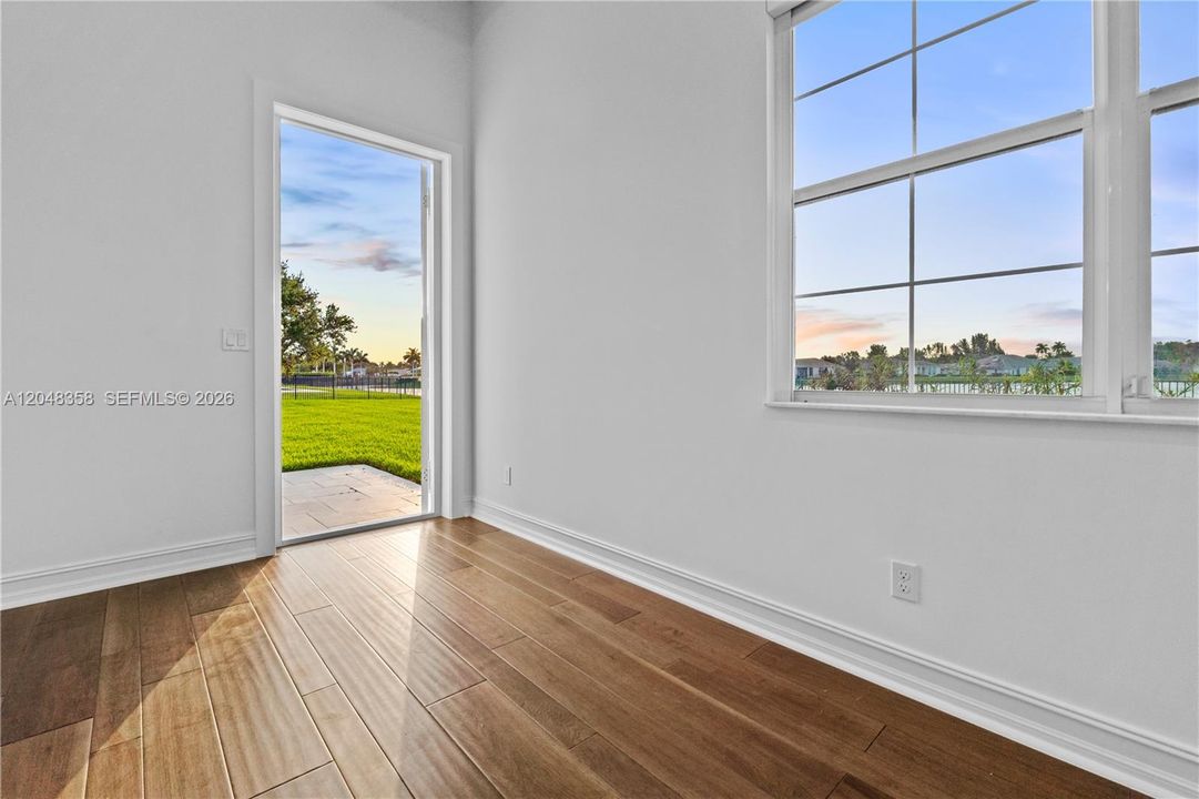 For Sale: $2,600,000 (4 beds, 4 baths, 5156 Square Feet)