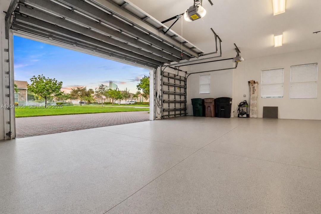 For Sale: $2,600,000 (4 beds, 4 baths, 5156 Square Feet)