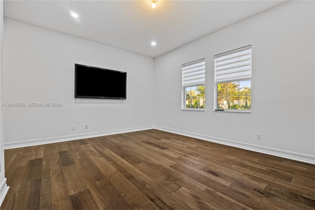 For Sale: $2,600,000 (4 beds, 4 baths, 5156 Square Feet)