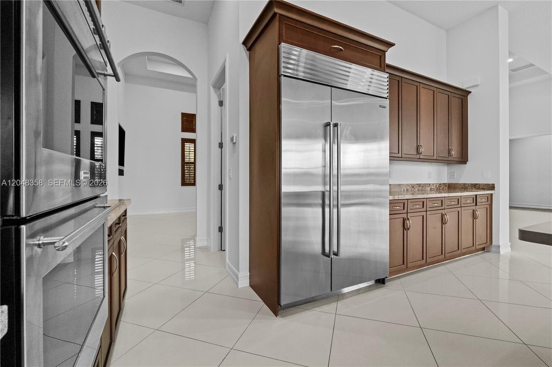 For Sale: $2,600,000 (4 beds, 4 baths, 5156 Square Feet)