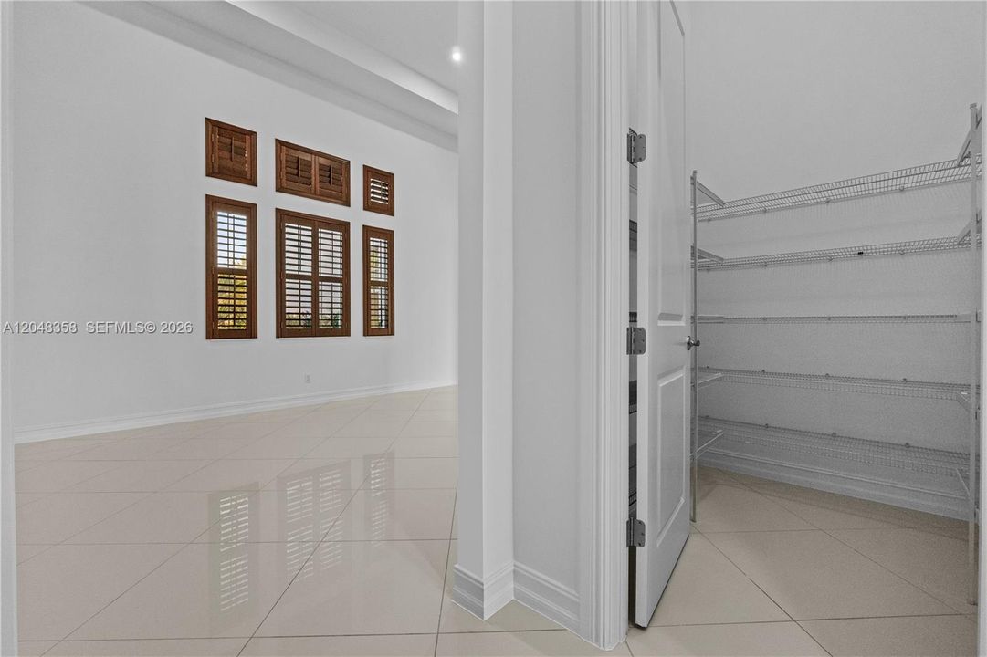 For Sale: $2,600,000 (4 beds, 4 baths, 5156 Square Feet)