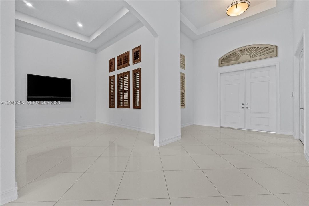 For Sale: $2,600,000 (4 beds, 4 baths, 5156 Square Feet)