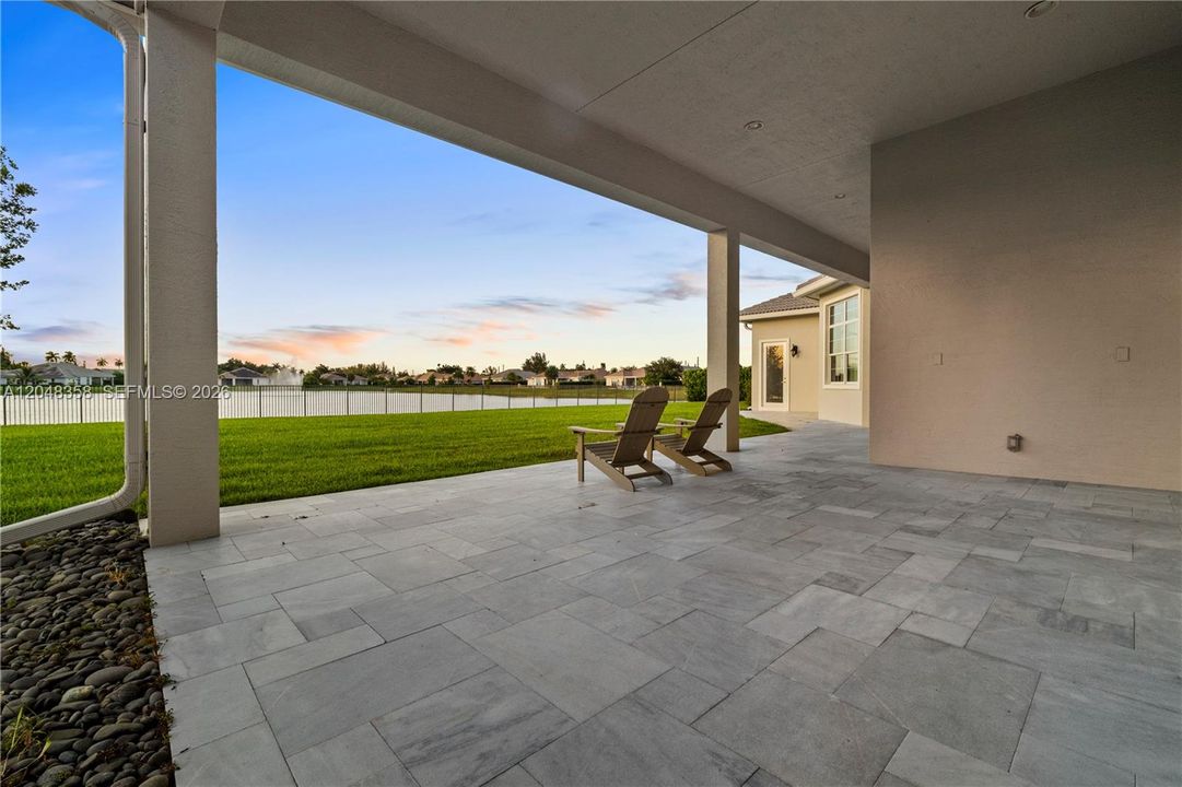 For Sale: $2,600,000 (4 beds, 4 baths, 5156 Square Feet)