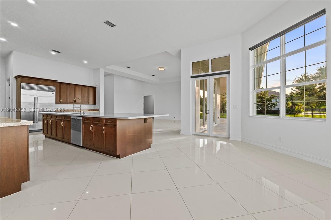 For Sale: $2,600,000 (4 beds, 4 baths, 5156 Square Feet)