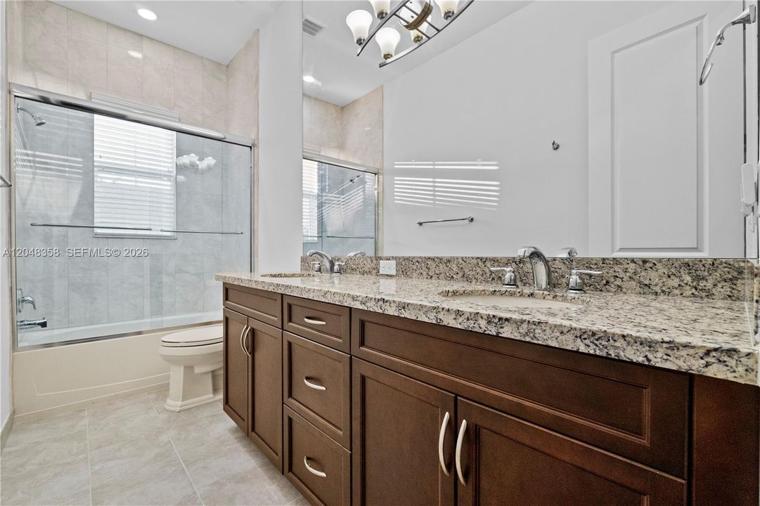 For Sale: $2,600,000 (4 beds, 4 baths, 5156 Square Feet)