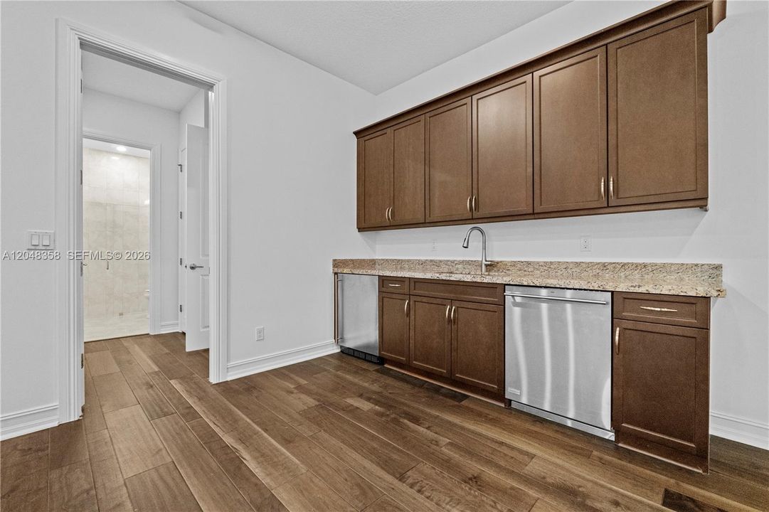 For Sale: $2,600,000 (4 beds, 4 baths, 5156 Square Feet)