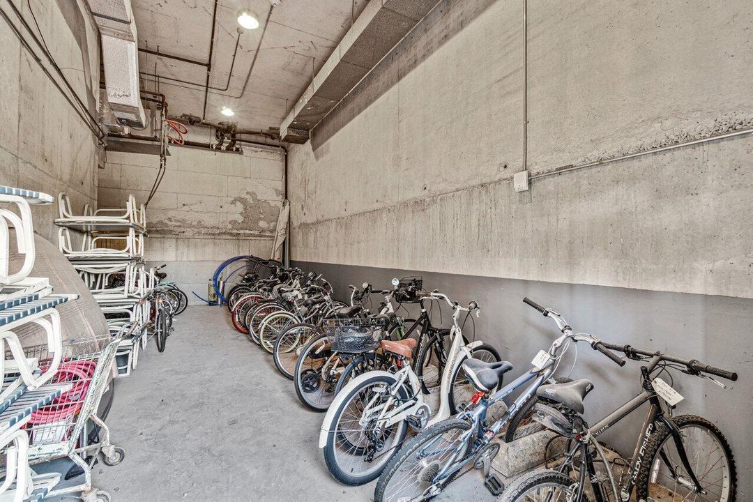 BIKE ROOM
