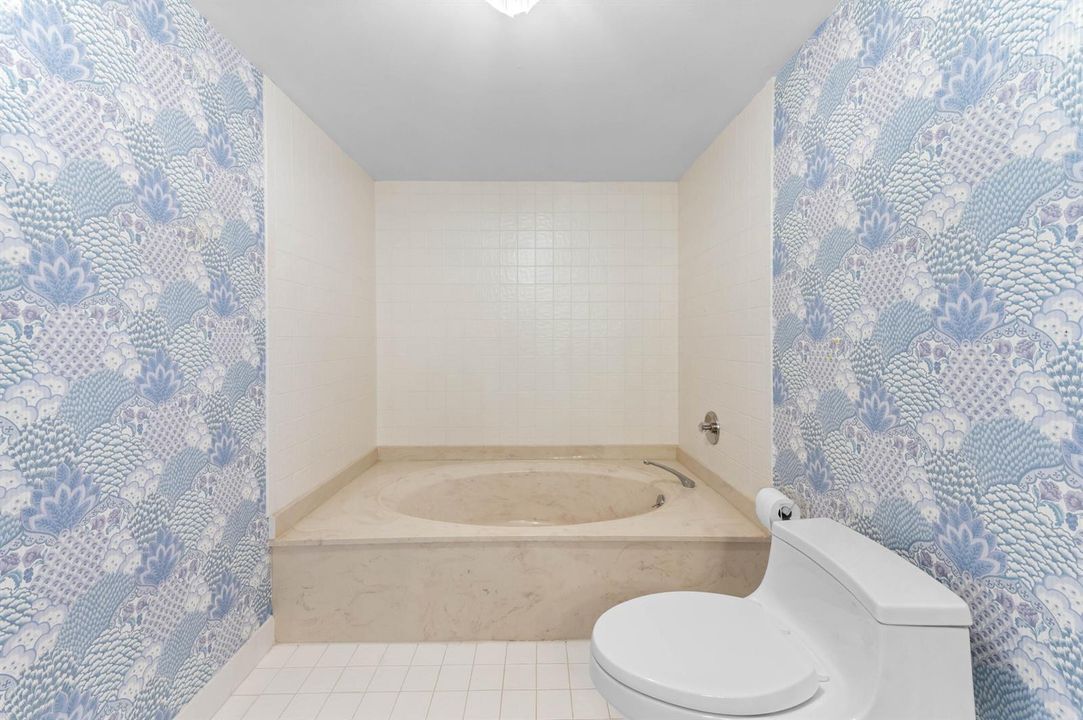 32 Bathroom 03