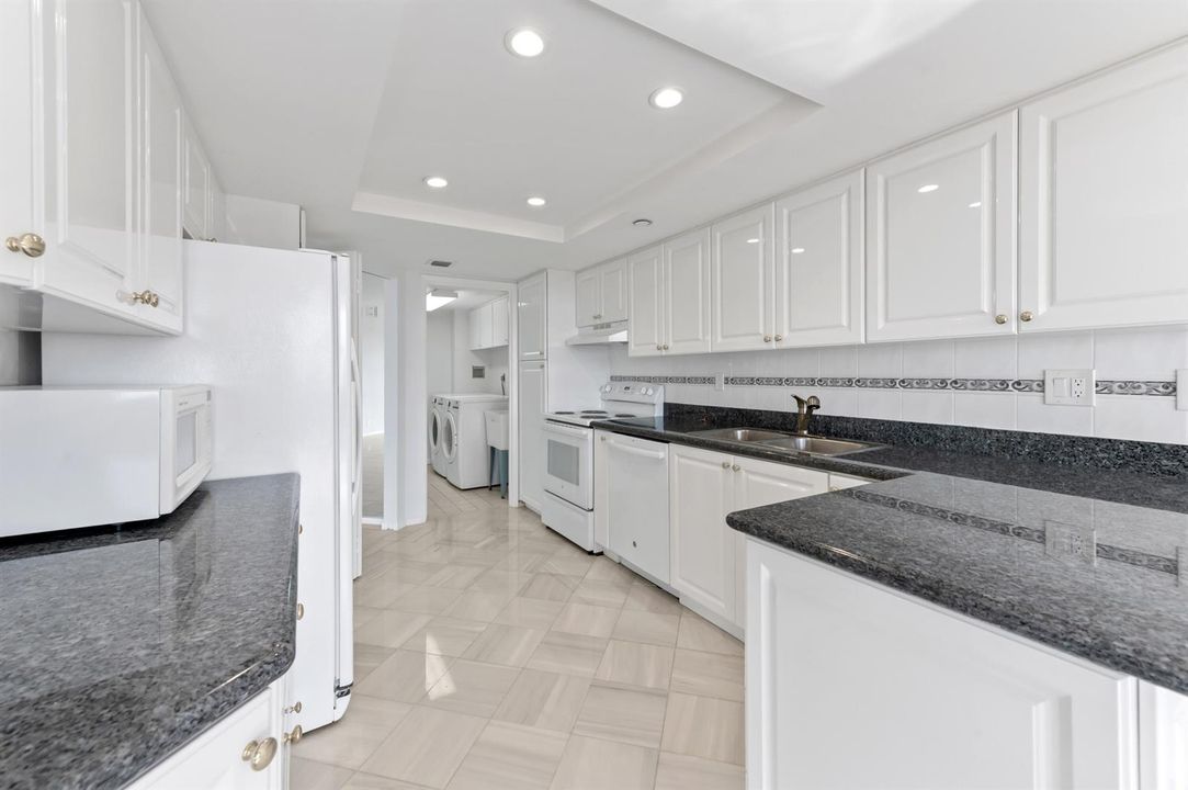 15 Kitchen 01
