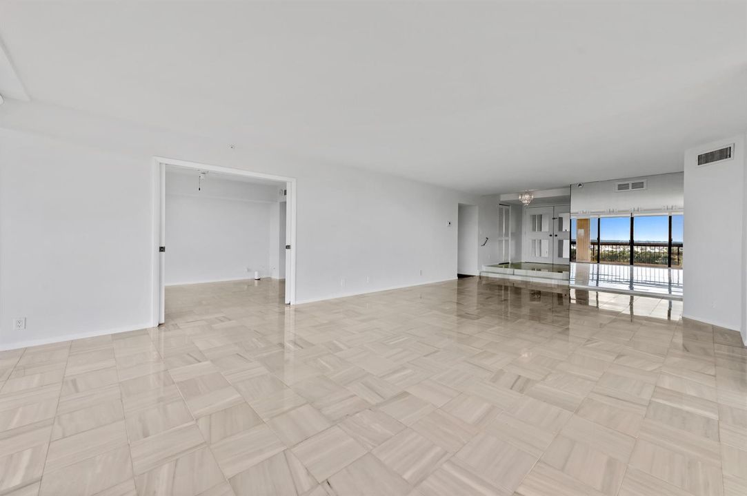 11 Living Room 08
