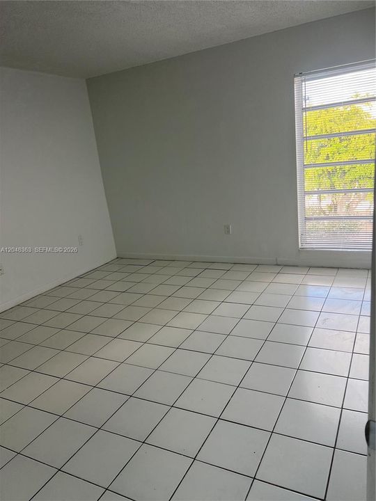 For Rent: $2,000 (2 beds, 2 baths, 782 Square Feet)