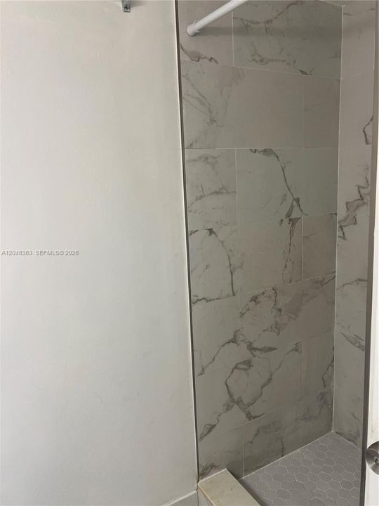 For Rent: $2,000 (2 beds, 2 baths, 782 Square Feet)