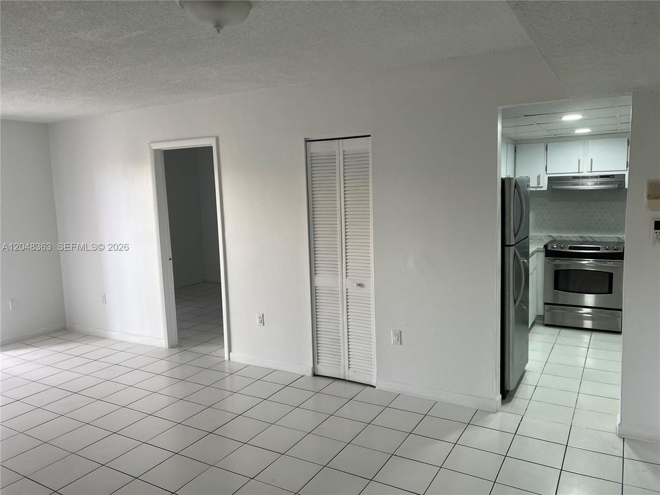 For Rent: $2,000 (2 beds, 2 baths, 782 Square Feet)