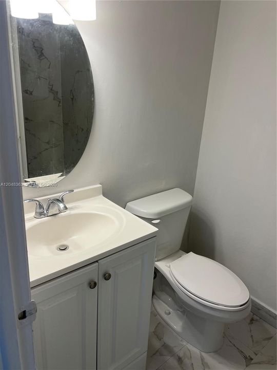 For Rent: $2,000 (2 beds, 2 baths, 782 Square Feet)